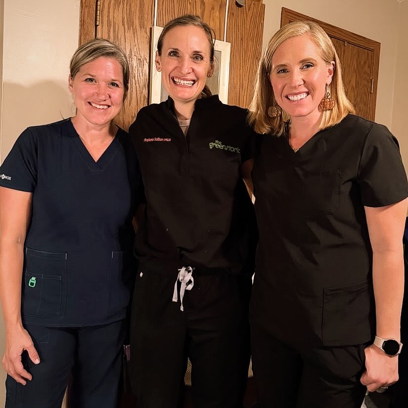 It’s been a busy week around here and it’s only Wednesday!!!👶🏼💕When momma asks to snap a picture of her birth team as we say good bye for the night. We all happily oblige. Still riding the birth high from witnesses her strength and patience. #homebirth #Midwifery #GreenStorkMN #waterbirth #CPM #bemidjibirth