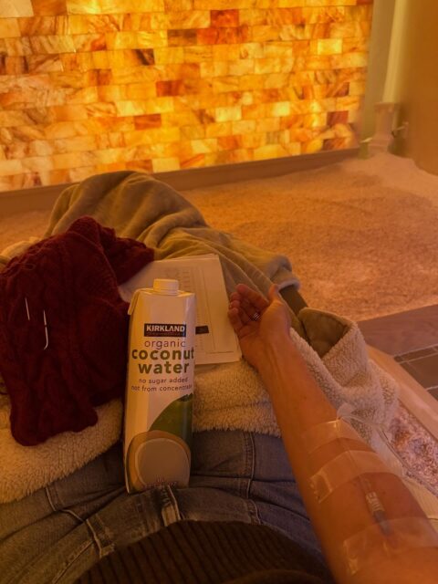 Solo practice midwives don’t get sick days-babies don’t wait for sniffles to pass! 😷✨So when this midwife feels something coming on, l don’t mess around: straight to healing foods, IV vitamin therapy for rapid hydration + high-dose nutrients (think vitamin C, B vitamins & more) delivered directly to my cells. It supports immune function, helps fight fatigue, and gets me back in the game faster than sipping tea and rest alone.Paired with homemade bone broth for gut-healing collagen & minerals, plus some guilt-free extra rest and relaxation-because self-care isn’t optional when
you’re caring for others. ☕️🍵#MidwifeLife #IVTherapy #GreenStorkMN #ImmuneBoost #SelfCare
@cristwellnessco @saltspa_bemidji